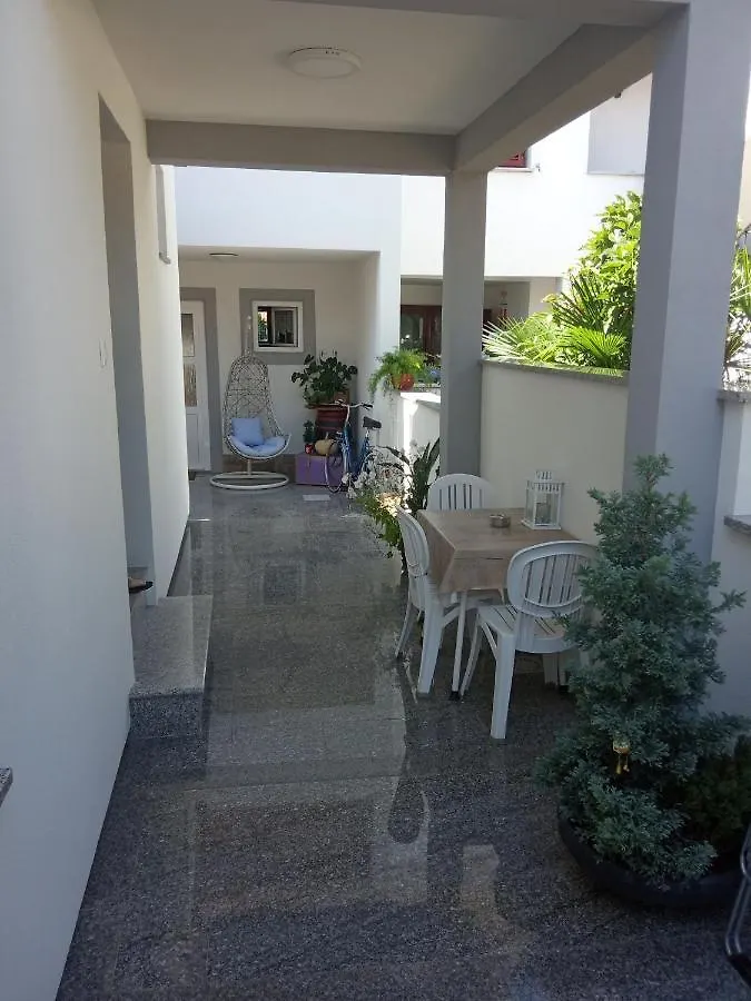 Ivana B4 N1 Porec